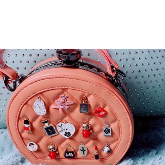 Not Your Chanel Bag 🍑 - Picture 9 of 9